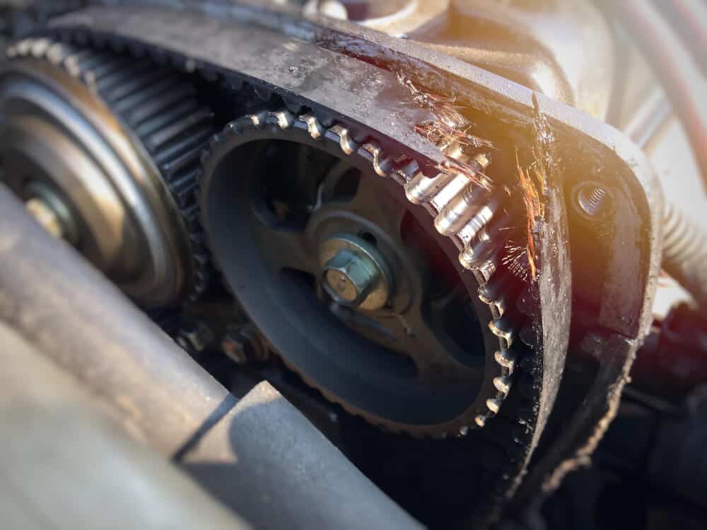 can low oil cause timing belt to break